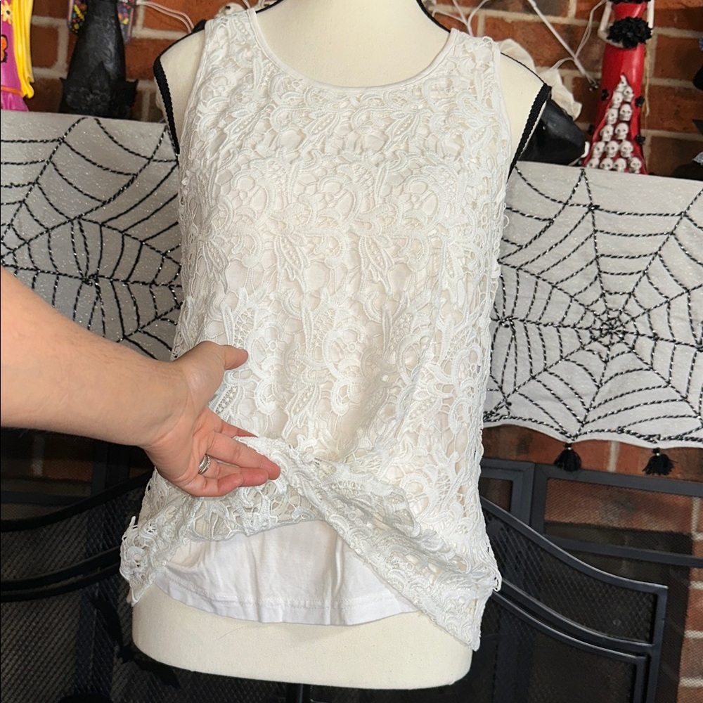 Solitaire Chic White Crochet Top - image 4